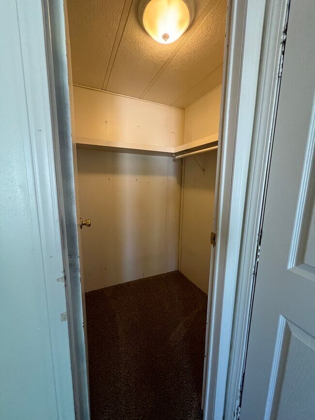 Building Photo - Low Traffic Street-Small Pet Family Member...