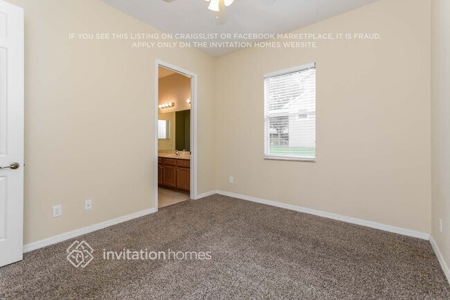 Building Photo - 806 Pecori Terrace