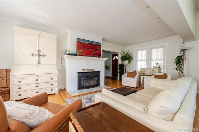 Building Photo - 48 Davison Pl