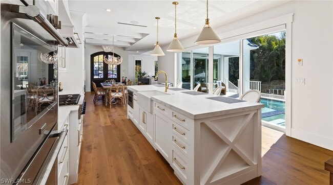 Building Photo - 844 8th St S