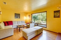 Building Photo - 714 Crestview Dr