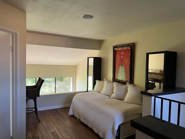 Building Photo - 38145 Crocus Ln