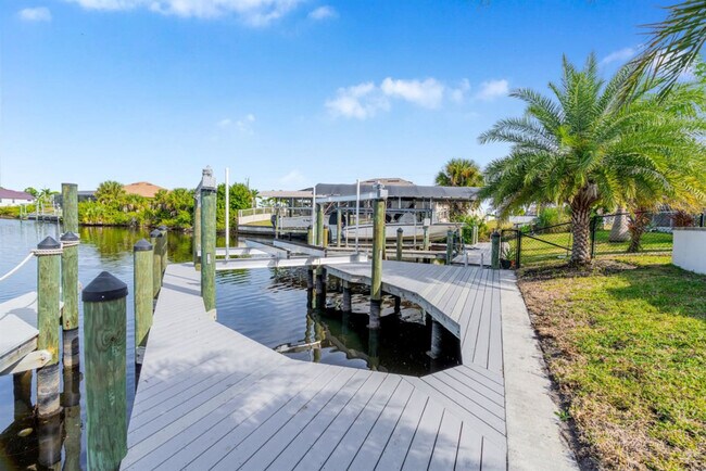 Building Photo - 3611 Gulfstream Pkwy