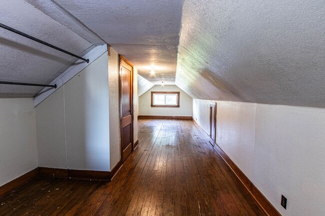 Building Photo - Coming Soon 3 Bedroom Westside House