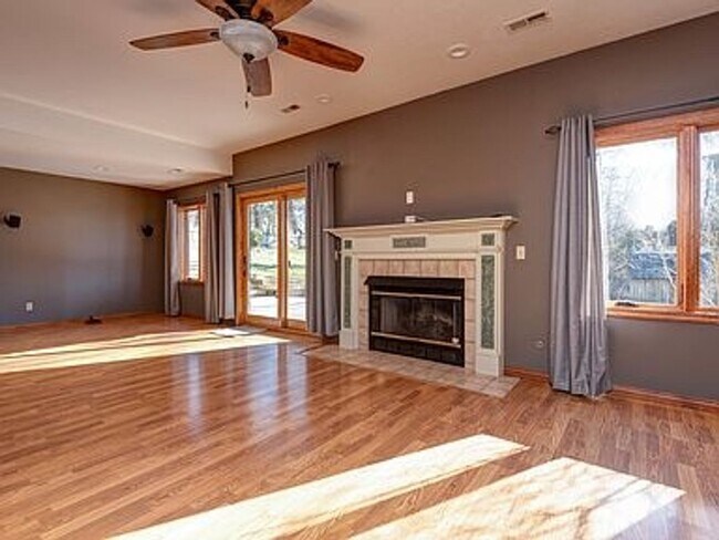 Building Photo - Executive 4 Bedroom 4 Bath 3+ Car Garage -...