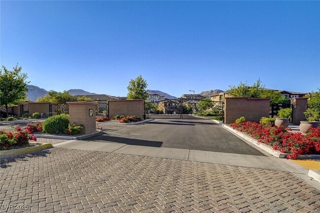 Building Photo - 536 Puenta Del Rey St