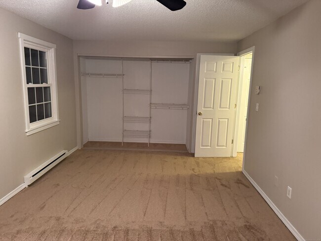 Building Photo - 239 Old Farms Rd