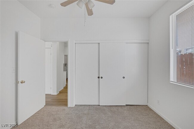 Building Photo - 6520 Lombard Dr