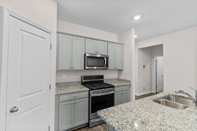 Building Photo - Bell's Lake Circle