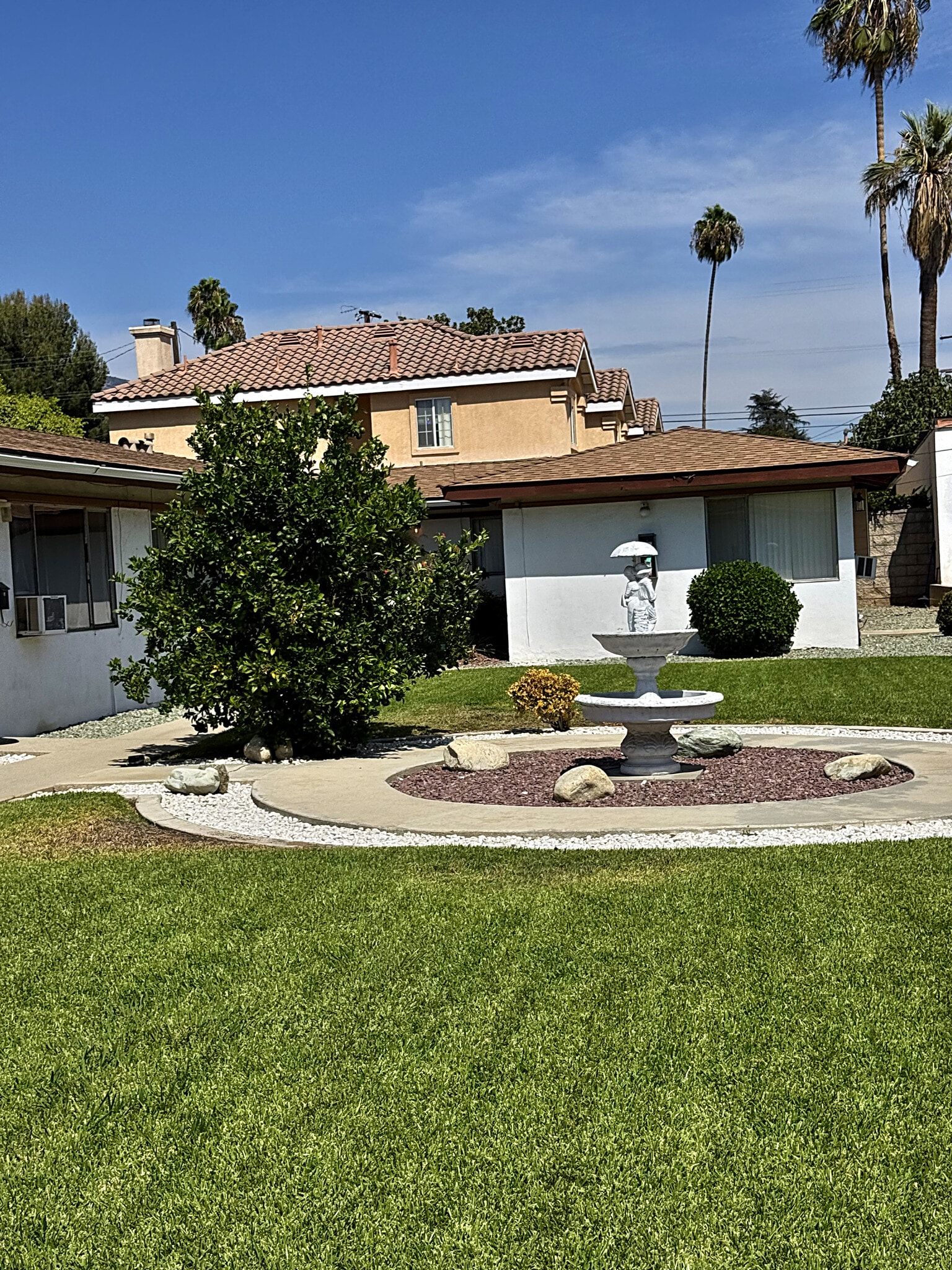 Building Photo - 407 Violet Ave