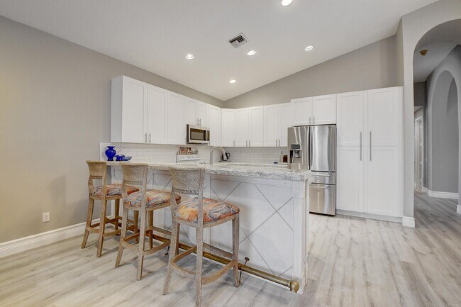 Building Photo - 11595 Pamplona Blvd