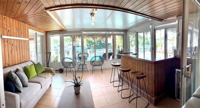 Building Photo - 5911 NE 15th Ave