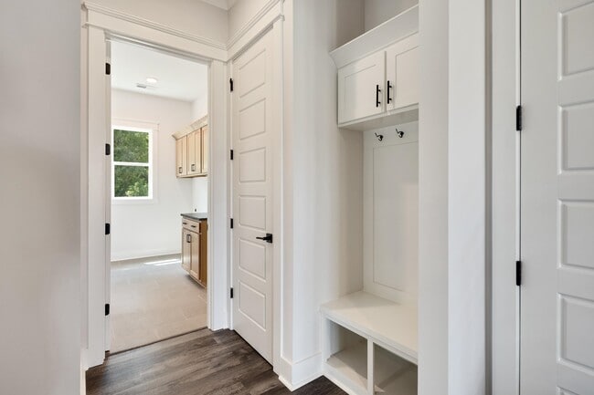 Building Photo - 5030 Jon Oak Dr