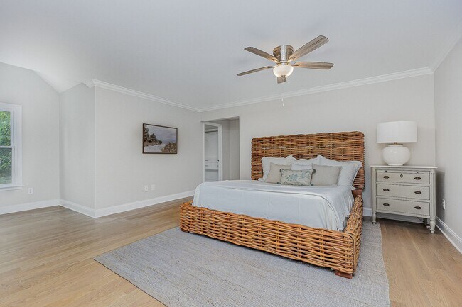 Building Photo - Stylish Renovation with Golf Course Views in a Prime Raleigh Location!