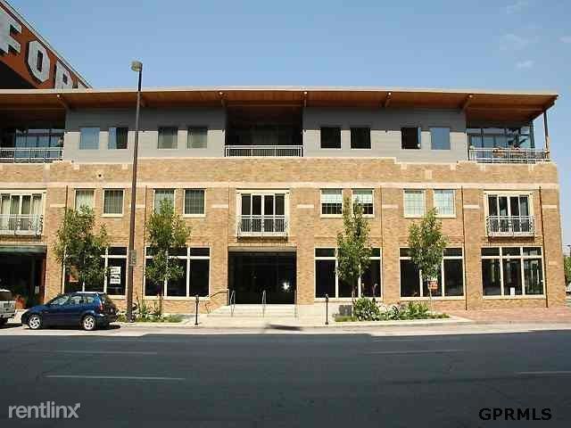 Building Photo - 1008 Dodge St