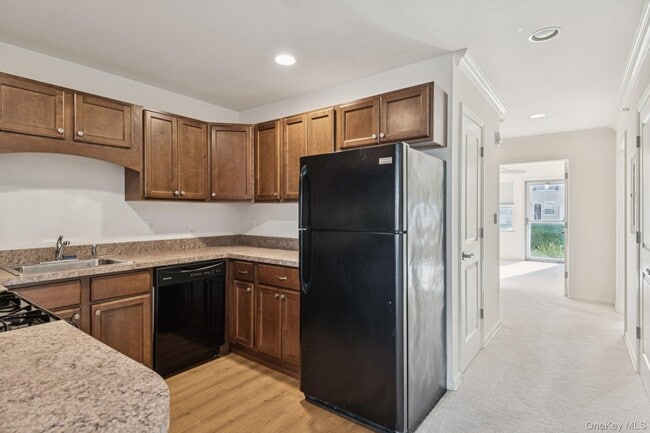 Building Photo - 37 Weatherby Ln