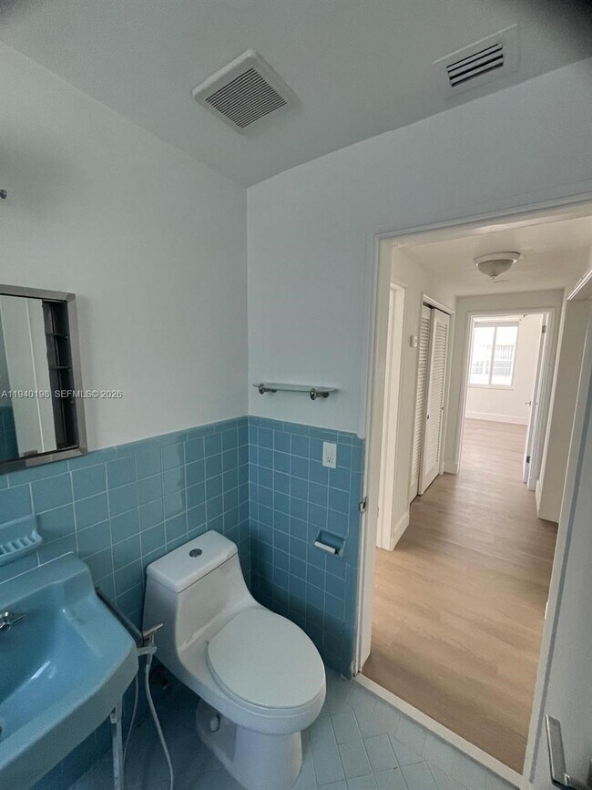 Building Photo - 3921 Meridian Ave