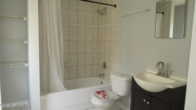 Building Photo - 1647 Dibble Cir E