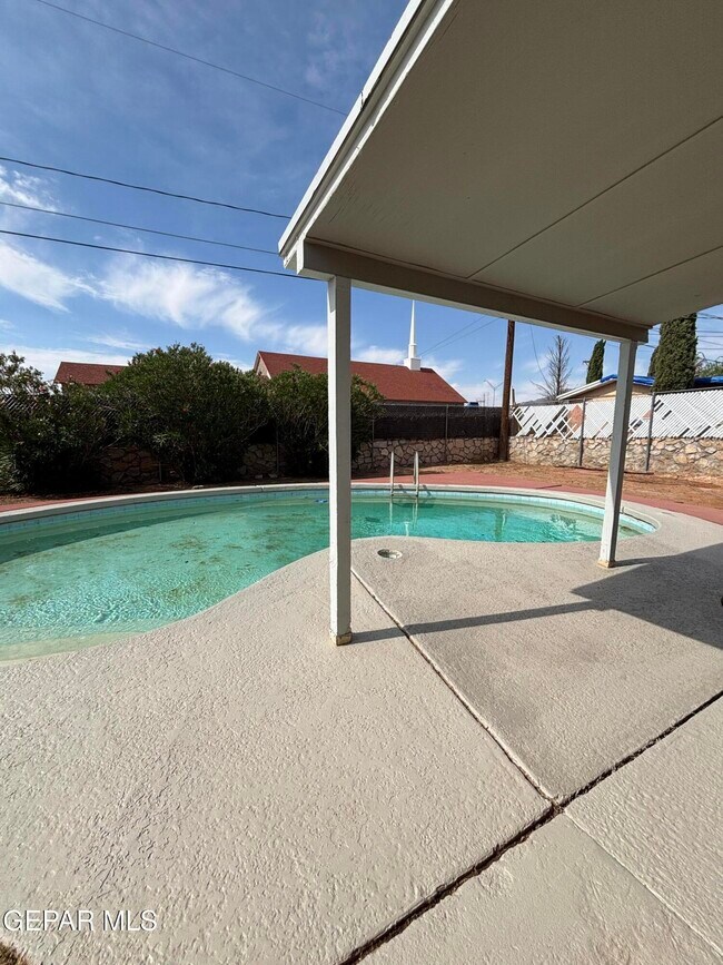 Building Photo - 5808 Dearborne Dr