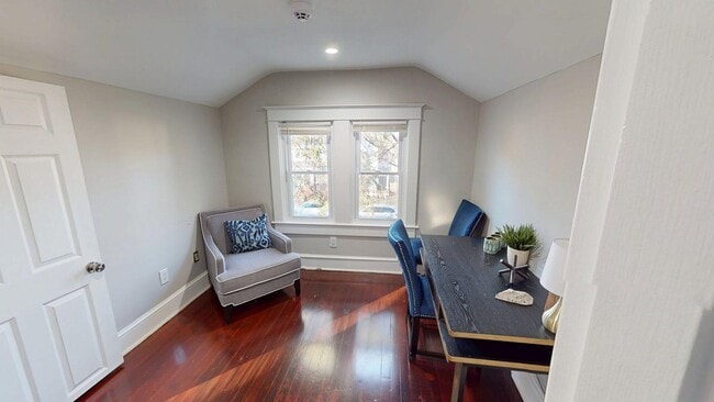 Building Photo - 1341 Franklin St NE