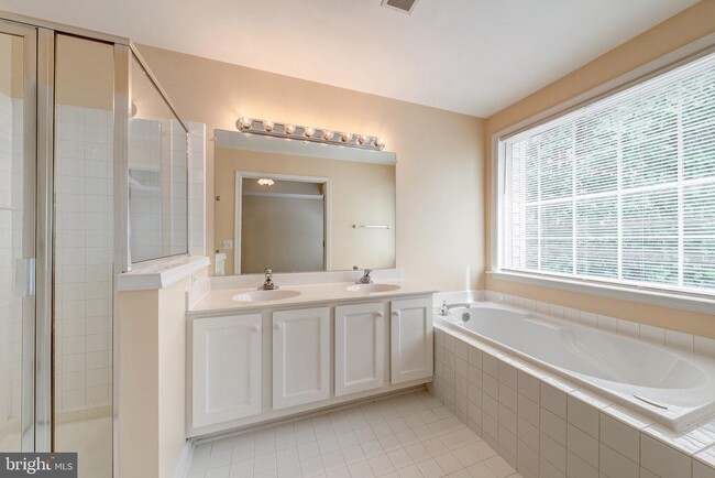 Building Photo - 13961 Gill Brook Ln