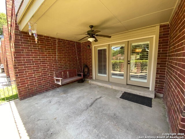 Building Photo - 531 Woodlake Dr