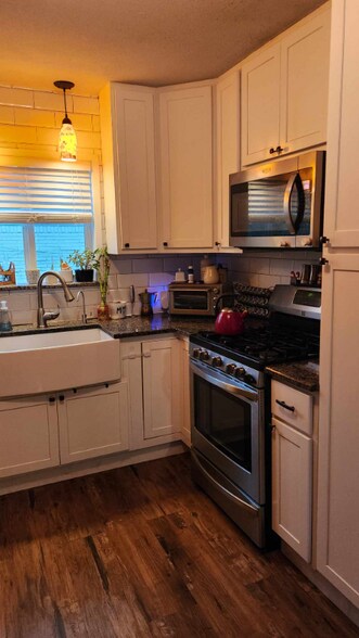 Building Photo - 906 Penrod Dr