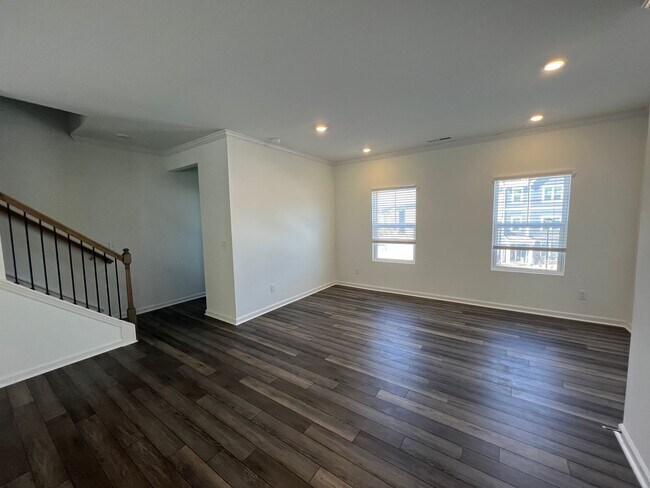 Building Photo - 815 Basswood Gln Trl