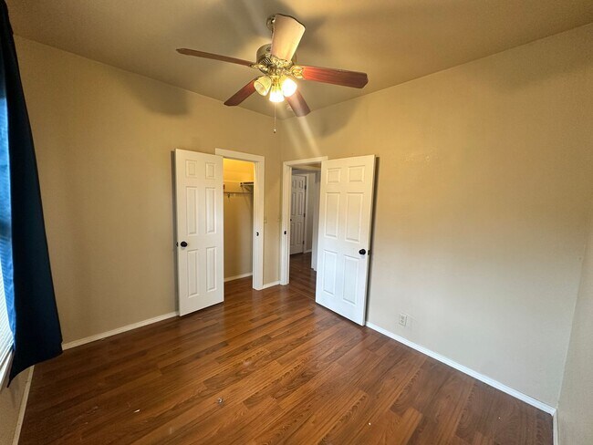 Building Photo - 750 S Jenkins Ave