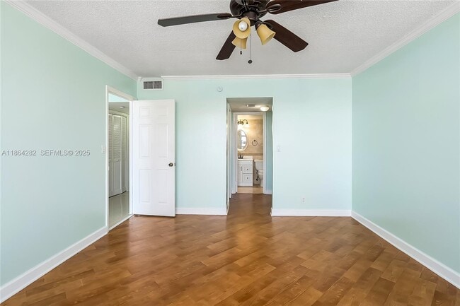 Building Photo - 2025 NE 164th St