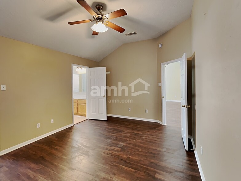 Building Photo - 29010 Ashbrook Ln