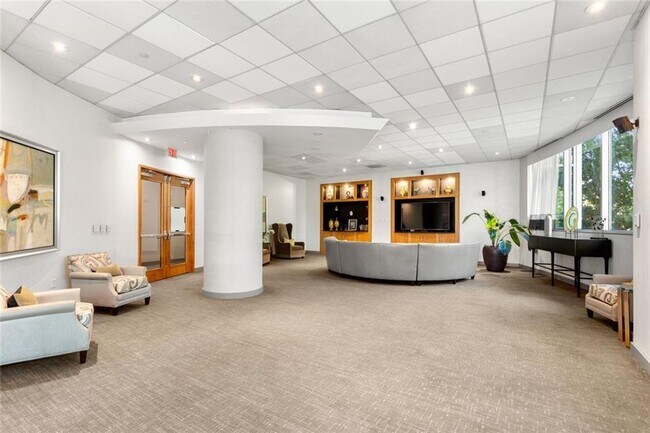 Building Photo - 3338 Peachtree Rd NE