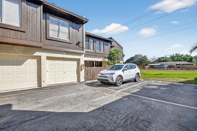 Building Photo - 5352 Bosque Ln