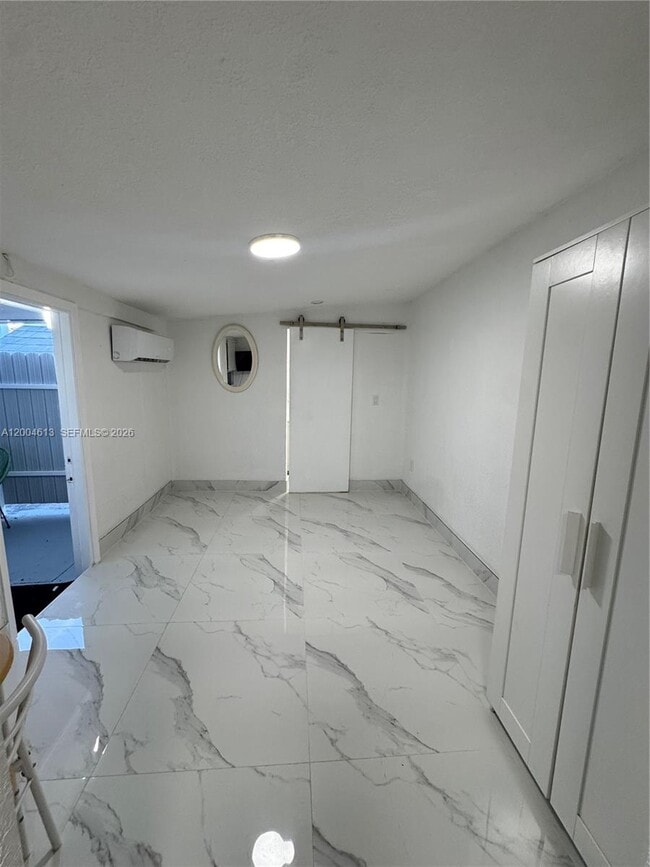 Building Photo - 2796 SW 34th Ct