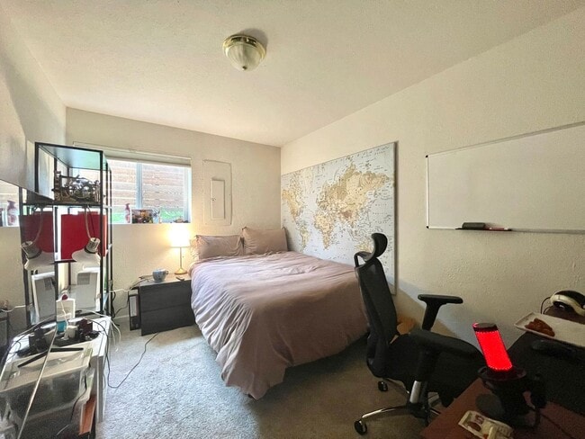 Building Photo - Mid-Century Gem in Kirkland’s Everest Park