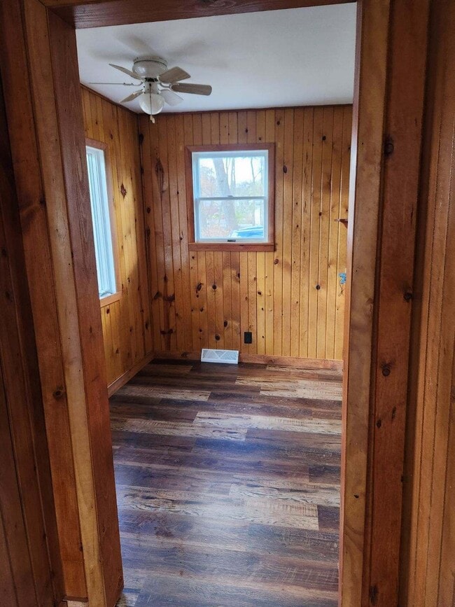 Building Photo - 5374 S State Rd 10