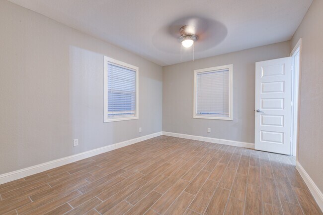 Building Photo - 6522 Linden St