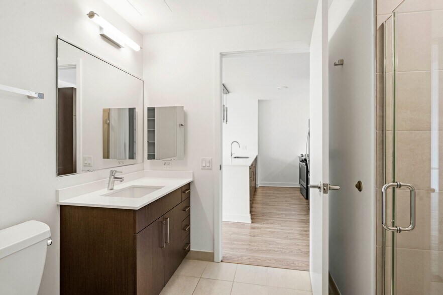 Building Photo - 1342 S Michigan Ave