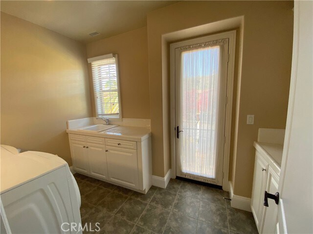 Building Photo - 1328 Acorn Pl