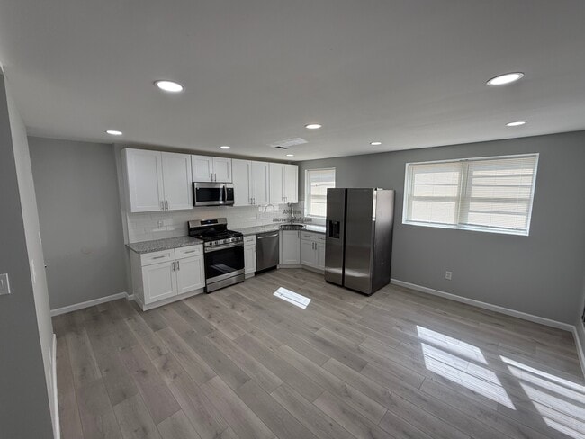 Building Photo - 1120 Passmore St