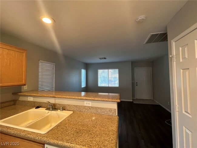 Building Photo - 6462 Abbey Door Ct