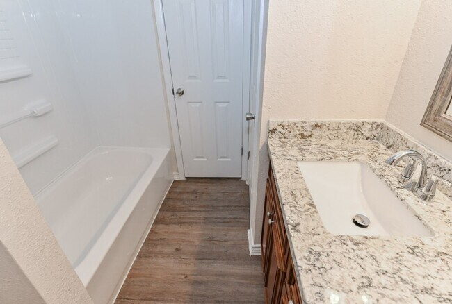 Building Photo - 6428 Alisa Ln