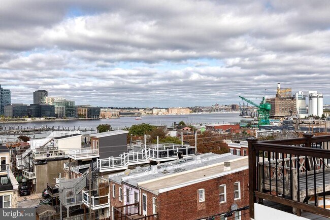 Building Photo - 632 E Fort Ave