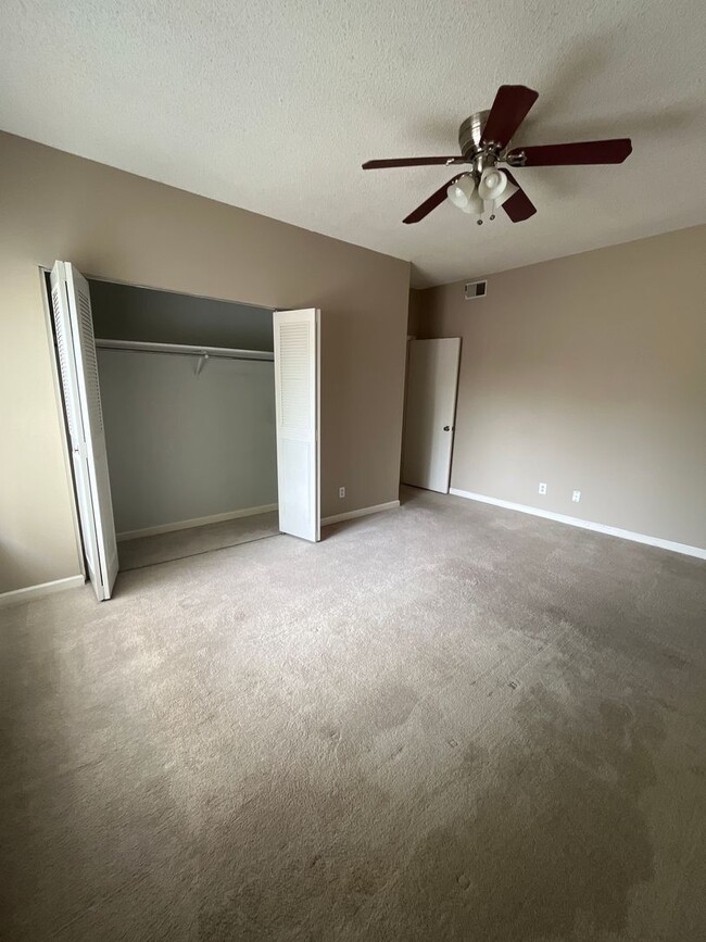 Building Photo - 2 bed/2 bath Condo in Lions Head Condo off...