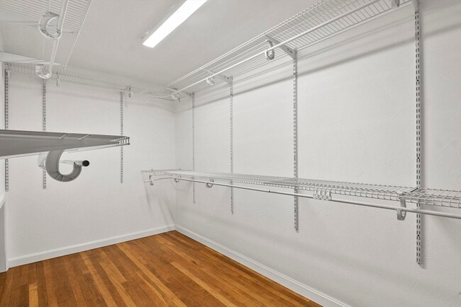 Building Photo - 515 Winthrop St