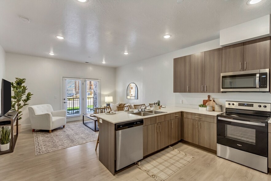 Primary Photo - Ridgeline Parkway Apartments