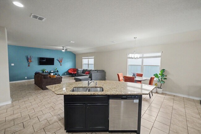 Building Photo - Spacious 4-Bedroom Retreat in Desirable Miller Ranch - Realtor Commission: $500