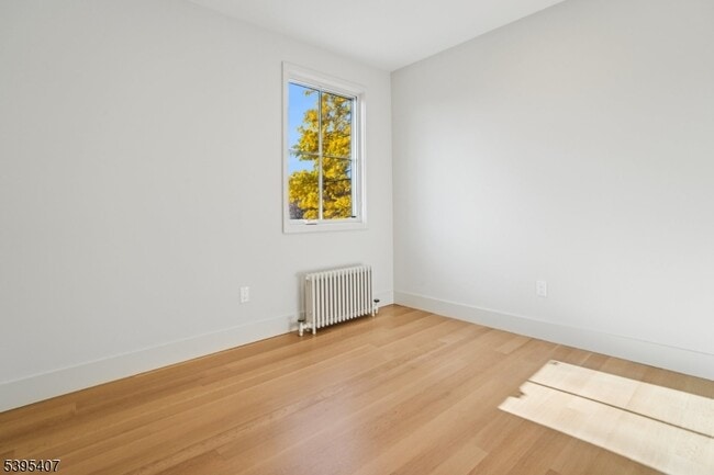 Building Photo - 75 Midland Ave