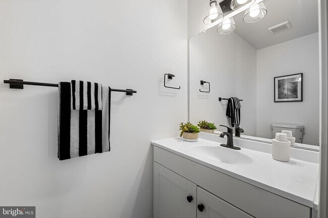 Building Photo - 1724 S Hanover St