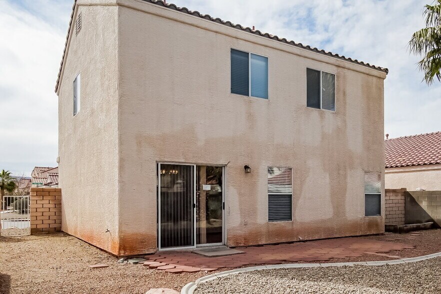 Building Photo - 664 Rising Brook Dr